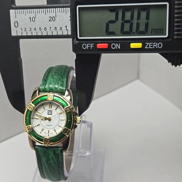 Womens Cosmopolitan Gold Green Tone Watch CL2271301 Water Resistant Leather Band - Picture 4 of 11